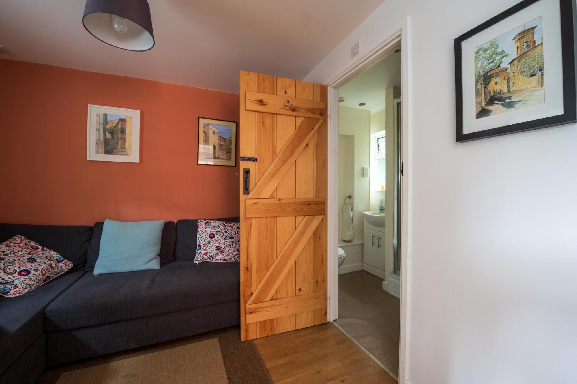 Riverside Bothy In Heart Of Scenic Harbour Village Solva Exterior photo
